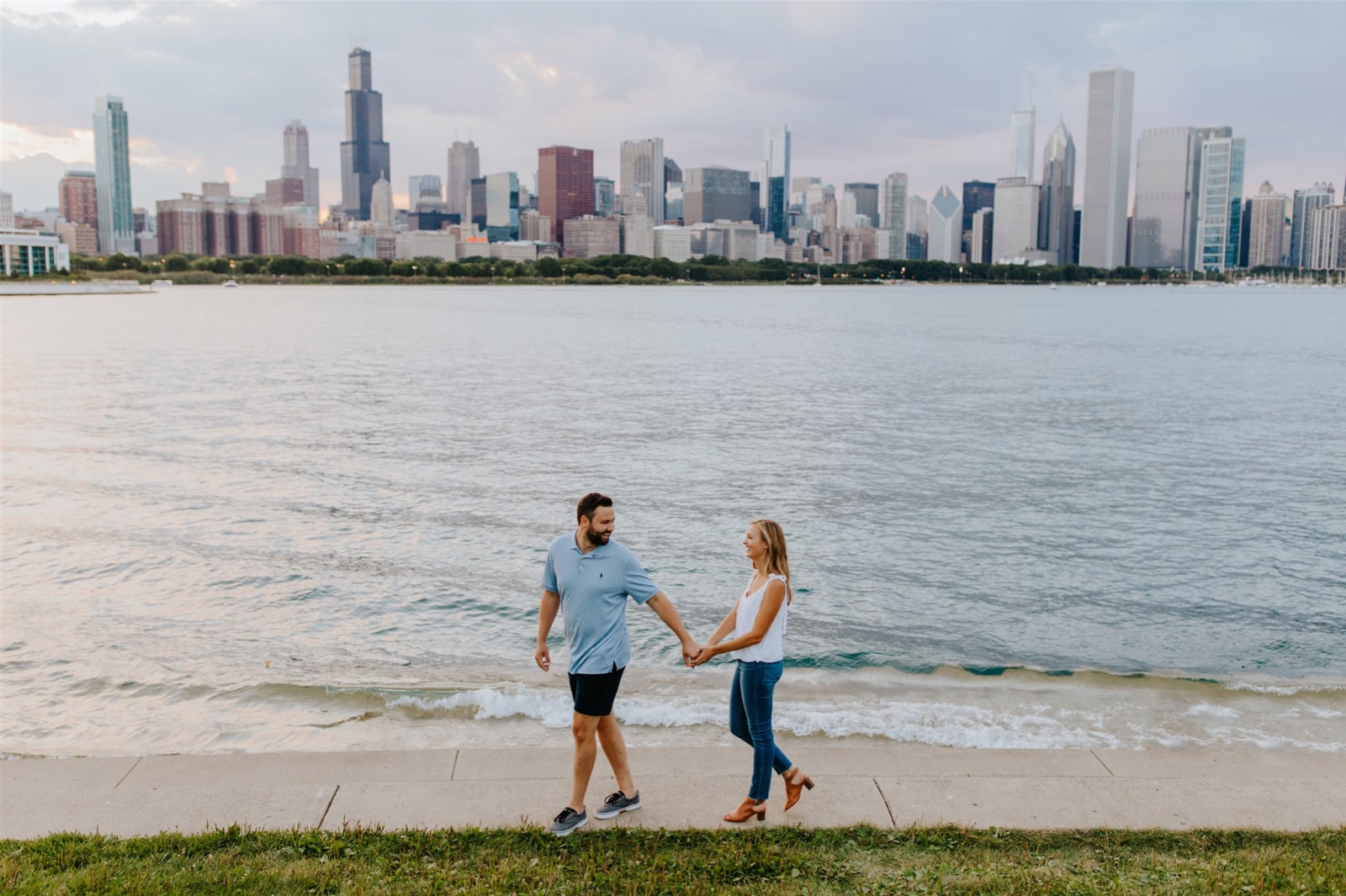 chicago skyline engagement session at museum campus