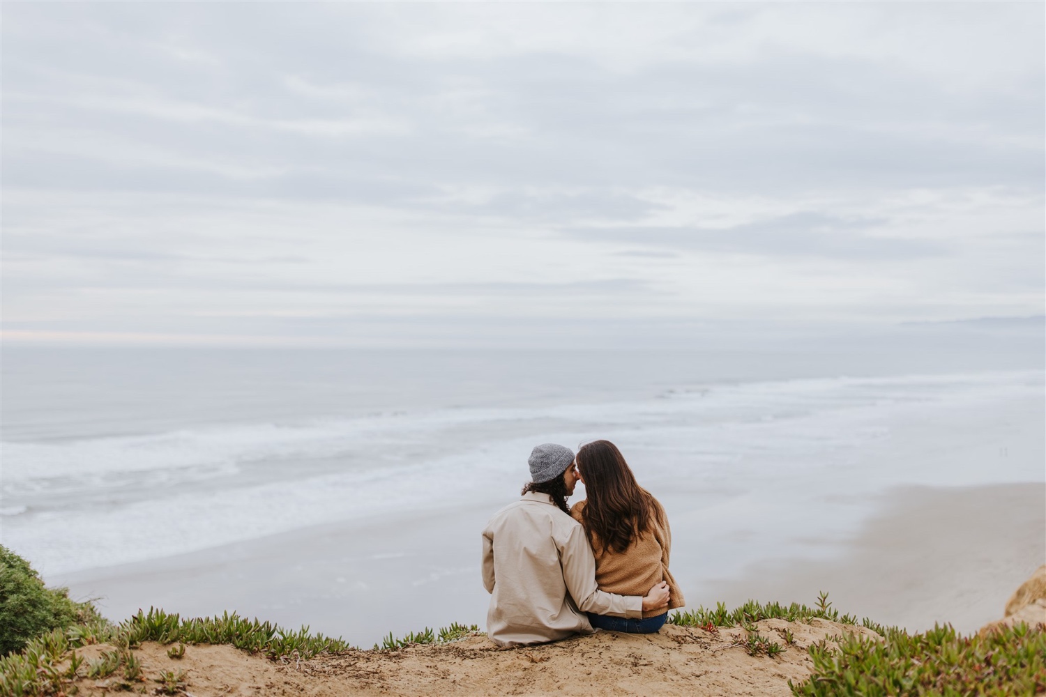 california beach bluff couples photos