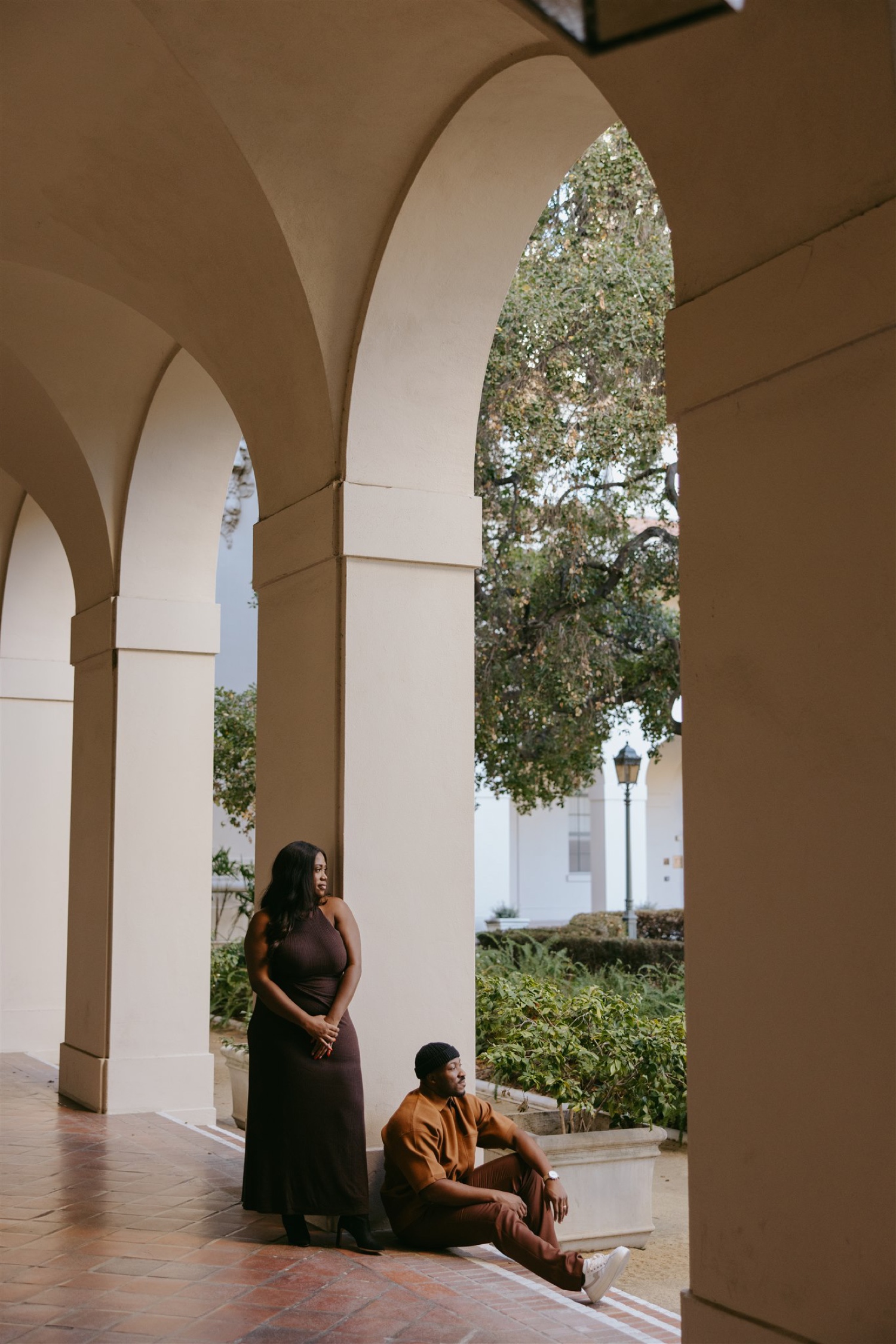 Pasadena City Hall couples photos by Hanna Walkowaik Photography