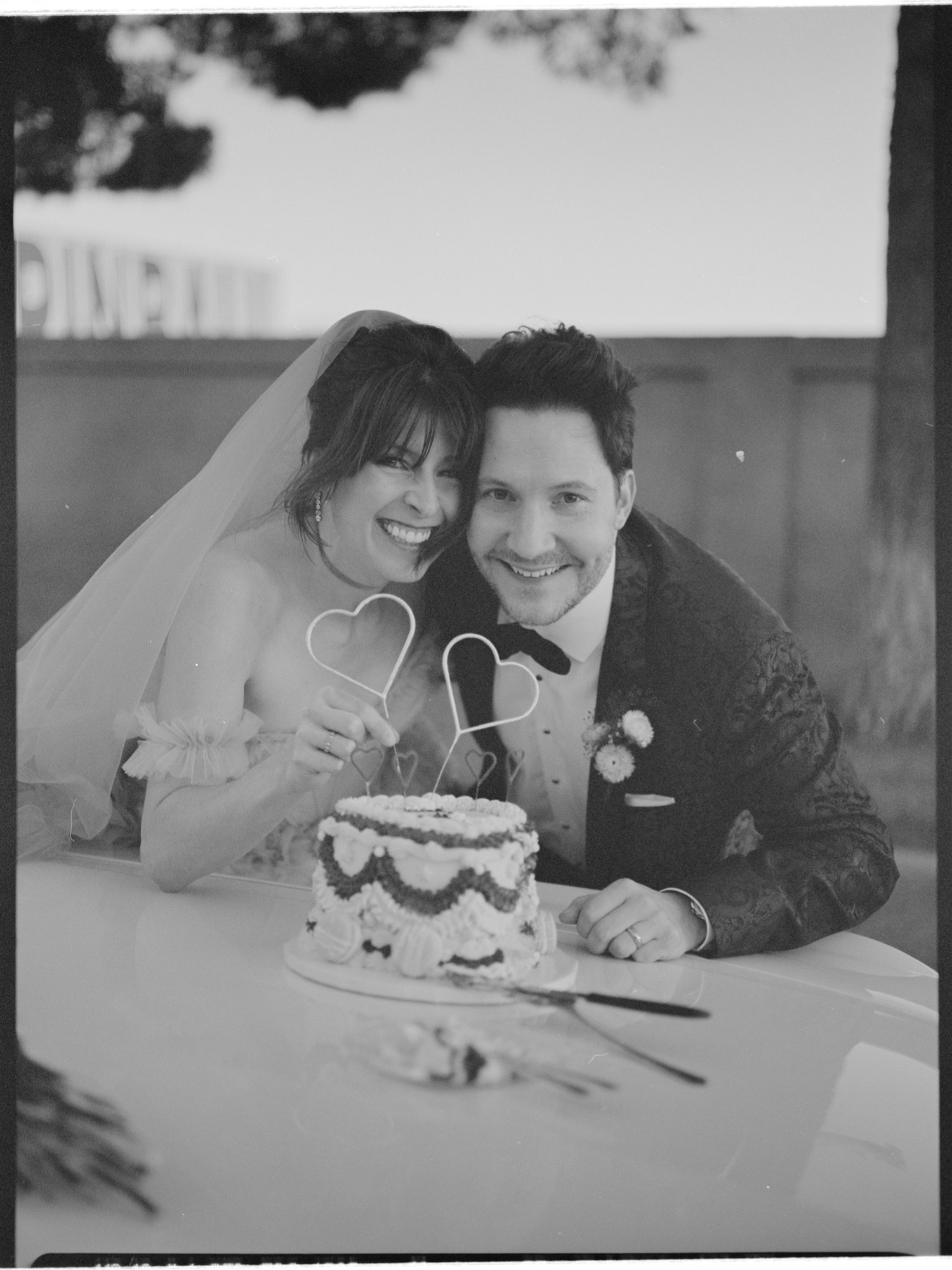 vintage wedding cake with hearts; Las Vegas elopement